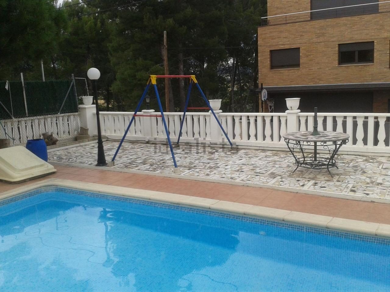 Torre de 7 dormitoris amb piscina a Castellgalí