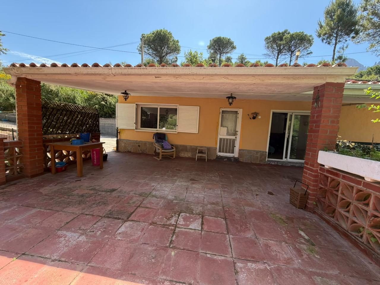 House in El Cassot with potential for extension