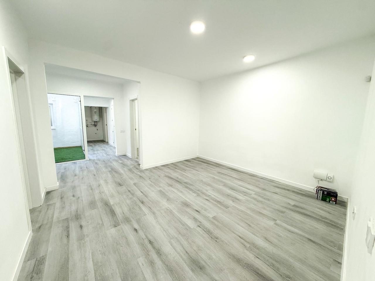 Planta baja con entrada independiente en Poble Nou