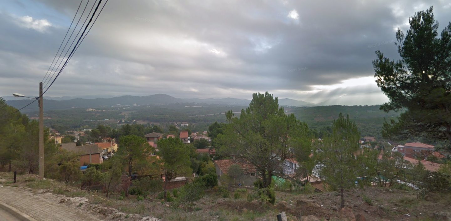 Parcel·la amb vistes aCan Serra i Vacarisses